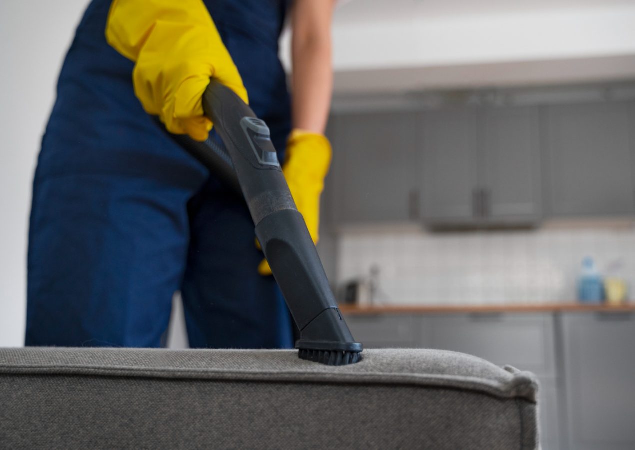 Igienizza e rinnova il tuo divano con Lindo: il servizio professionale di lavaggio divani a Milano